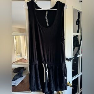 Vuori Romper Black XXL EUC